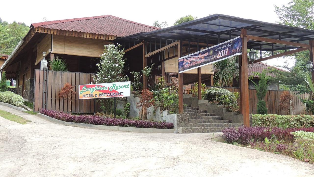 Langkisau Resort Hotel & Restaurant Padang  Exterior photo